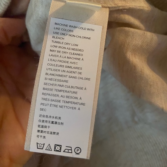 Saturday Sunday Fuzzy Sweatshirt
Hooded and Lined
Size Large - Picture 4 of 5